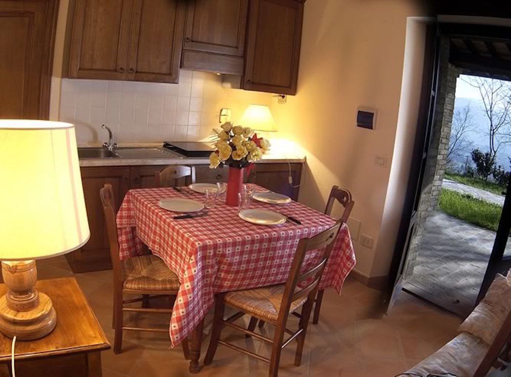 Agriturismo Castagna Alta Valfabbrica Bagian luar foto